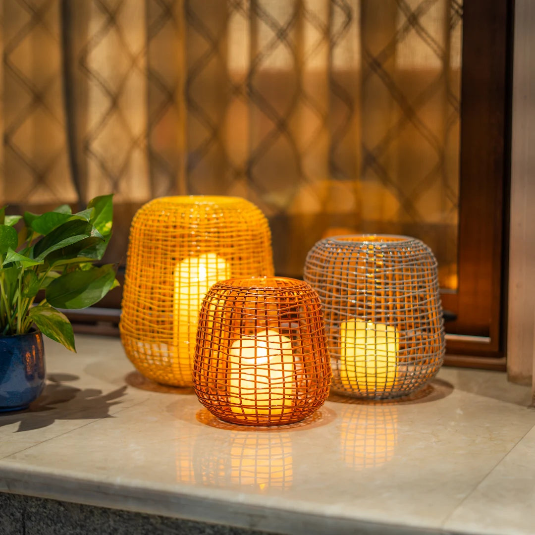 SET OF 3 WIRE PILLAR HOLDER