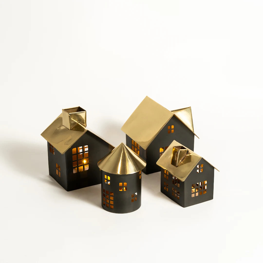 SET OF 4 DECORATIVE HOUSE WITH LED LIGHT
