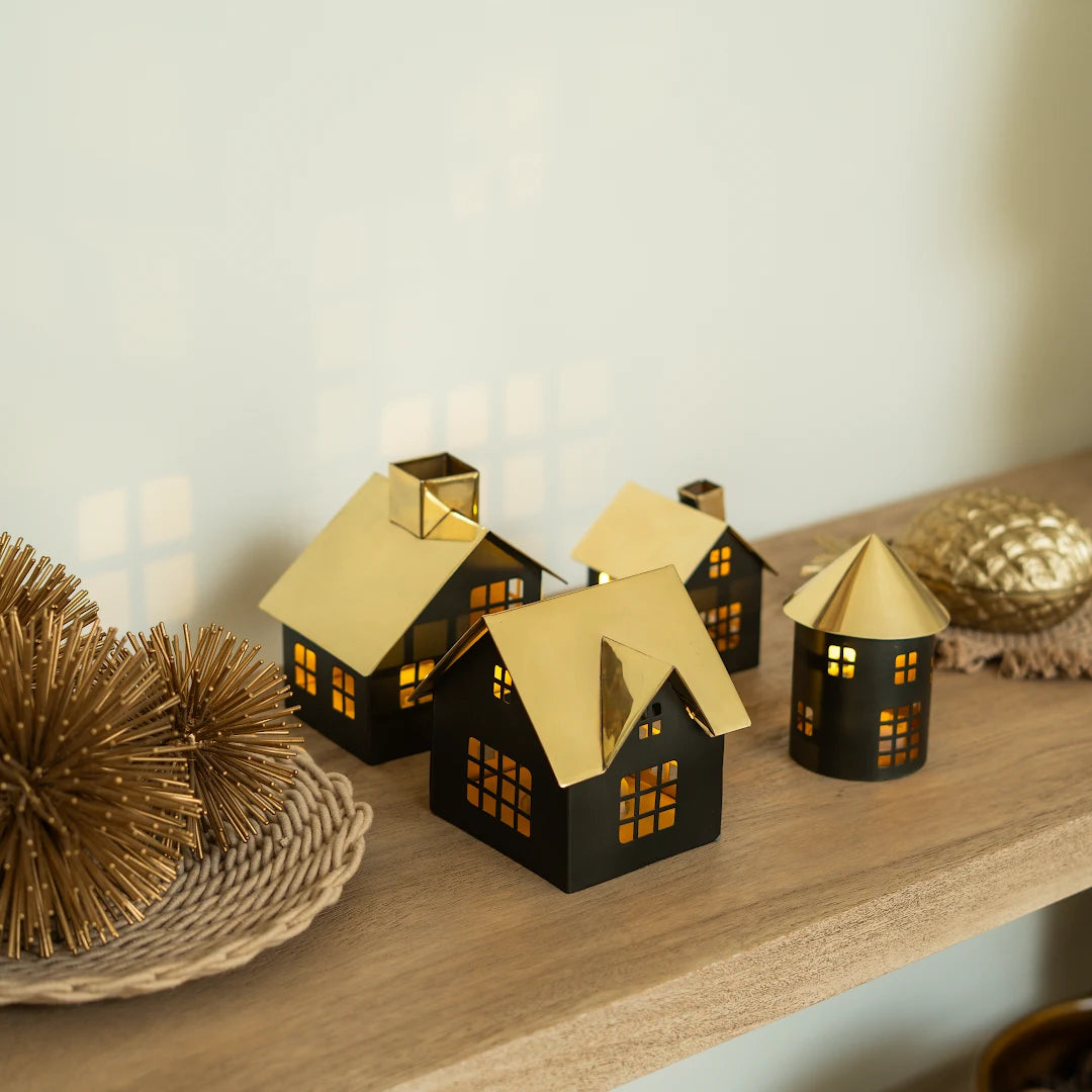 SET OF 4 DECORATIVE HOUSE WITH LED LIGHT