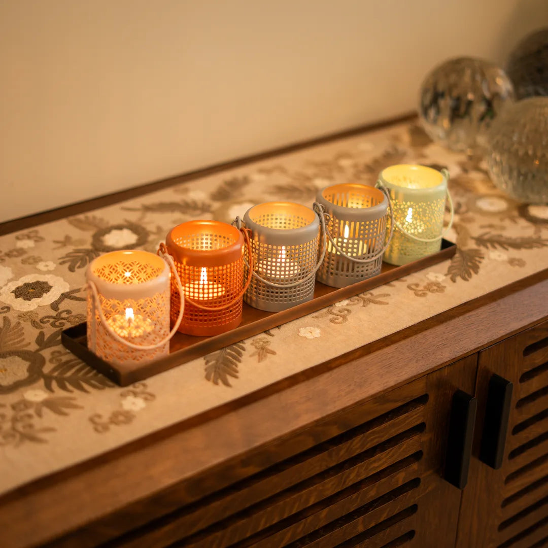 PLATTER WITH SET OF 5 T-LIGHT HOLDER